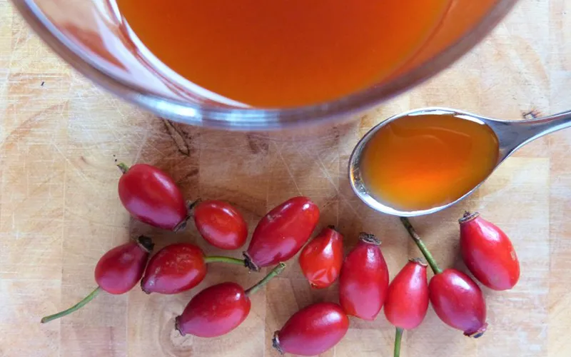 رفع بیماری‌ها با عرق نسترن