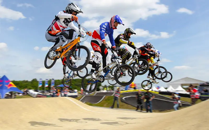 مسابقه دوچرخه سواری بی ام ایکس BMX